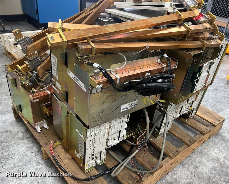 image for item KR9579 (13) Alcatel-Lucent MDR-8000 digital microwave radios