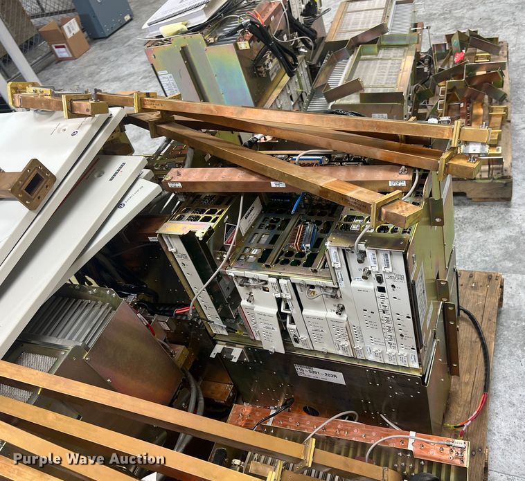 image for item KR9579 (13) Alcatel-Lucent MDR-8000 digital microwave radios