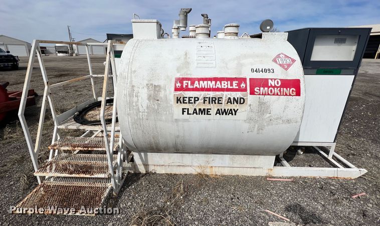 image for item KR9581 1993 Smith Tank Co. 1000  fuel tank