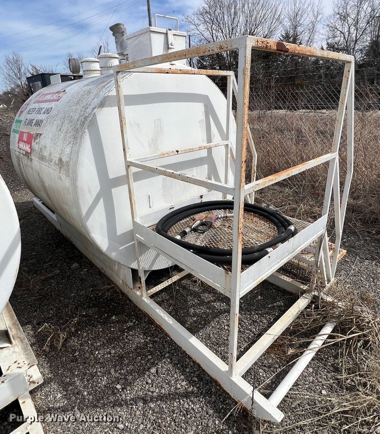 image for item KR9581 1993 Smith Tank Co. 1000  fuel tank