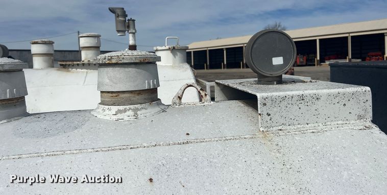 image for item KR9581 1993 Smith Tank Co. 1000  fuel tank