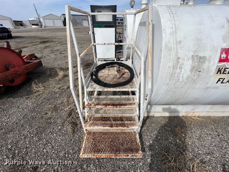 image for item KR9581 1993 Smith Tank Co. 1000  fuel tank