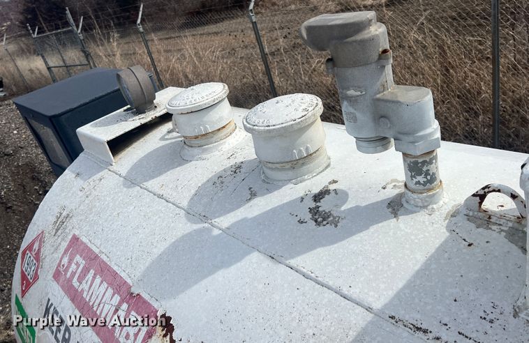 image for item KR9581 1993 Smith Tank Co. 1000  fuel tank