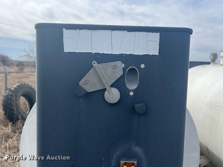 image for item KR9581 1993 Smith Tank Co. 1000  fuel tank