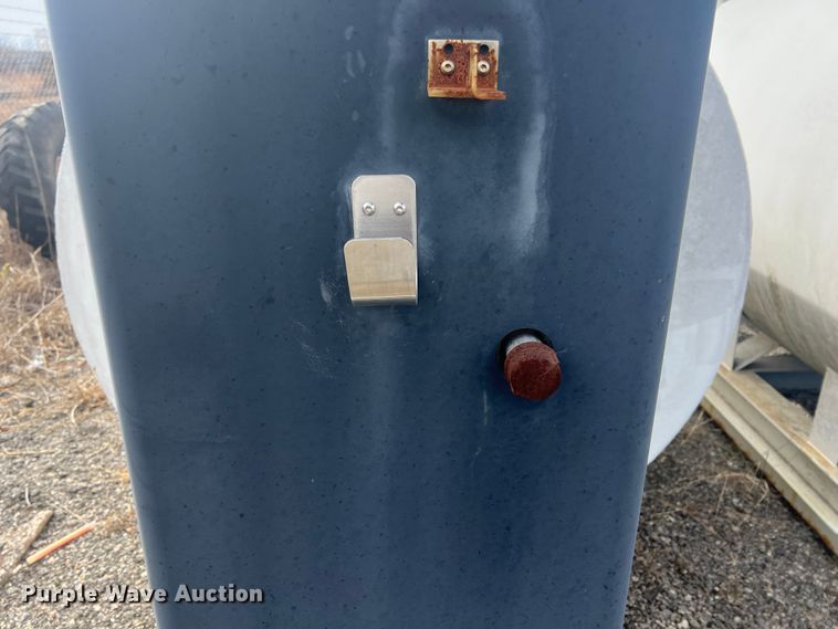 image for item KR9581 1993 Smith Tank Co. 1000  fuel tank