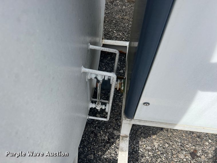 image for item KR9581 1993 Smith Tank Co. 1000  fuel tank