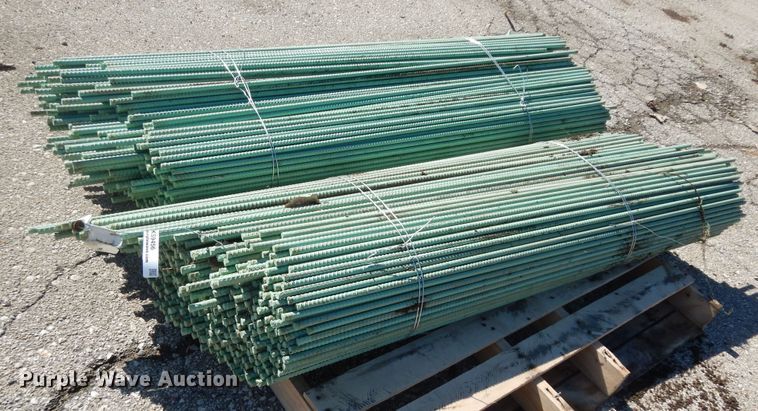 image for item KS9456 Approximately 940 pieces of epoxy coated re-bar