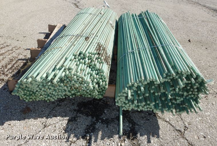 image for item KS9456 Approximately 940 pieces of epoxy coated re-bar