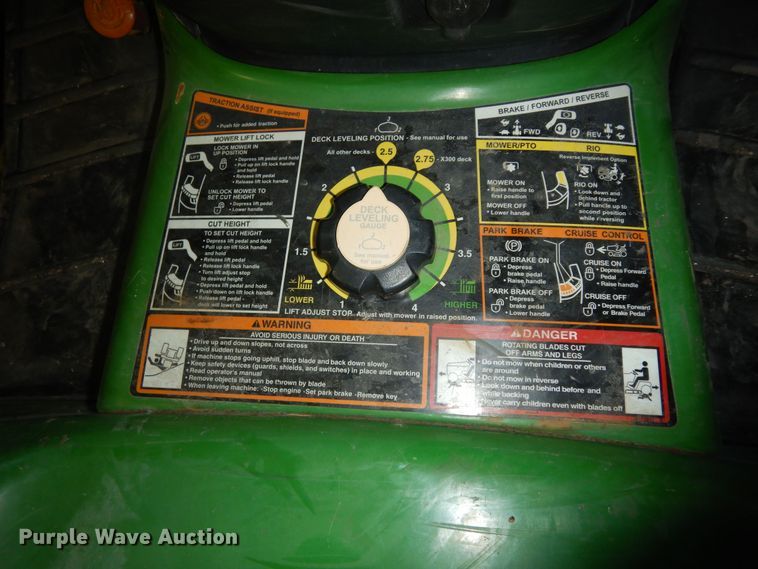 image for item KS9461 2007 John Deere X500  lawn mower