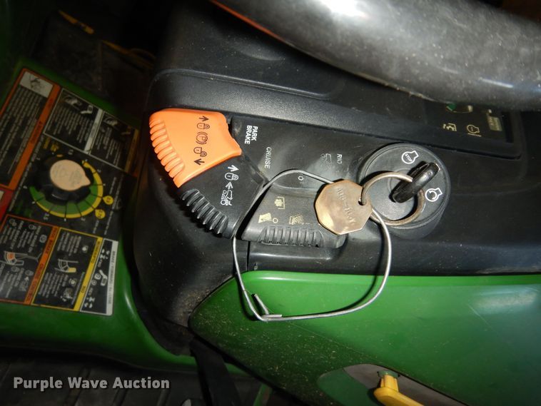 image for item KS9461 2007 John Deere X500  lawn mower