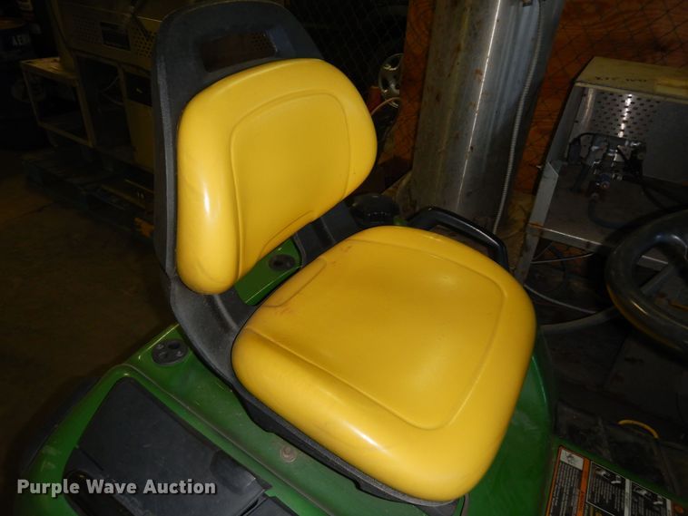 image for item KS9461 2007 John Deere X500  lawn mower