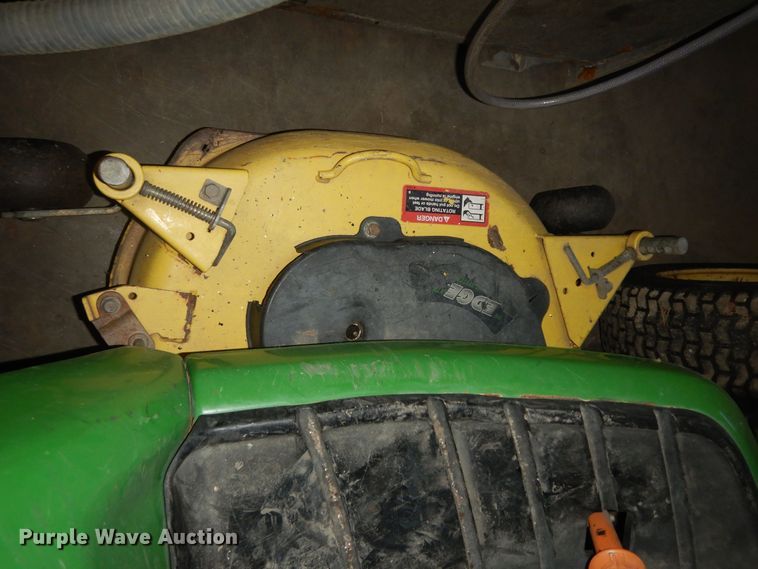 image for item KS9461 2007 John Deere X500  lawn mower