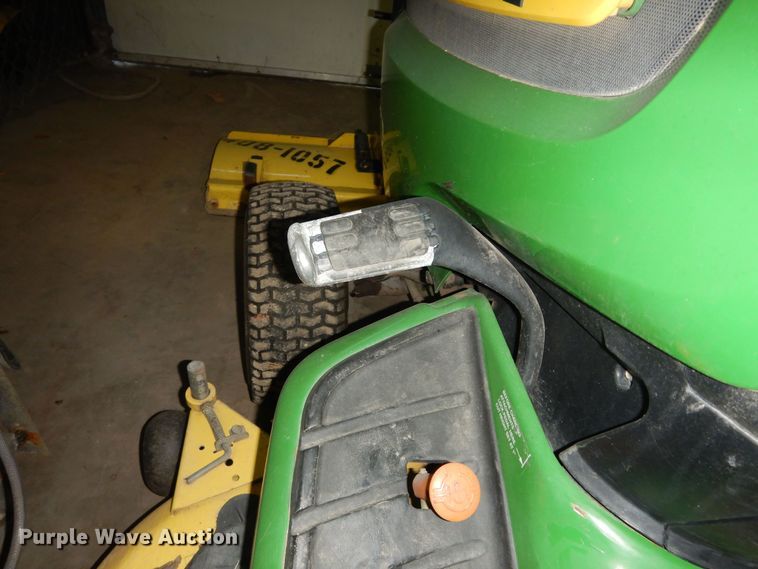 image for item KS9461 2007 John Deere X500  lawn mower