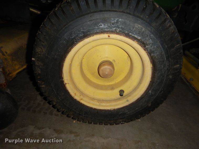 image for item KS9461 2007 John Deere X500  lawn mower