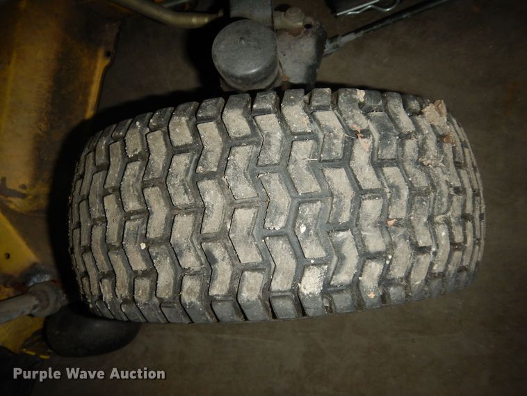 image for item KS9461 2007 John Deere X500  lawn mower