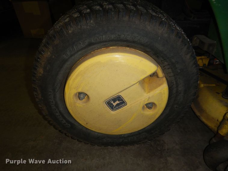 image for item KS9461 2007 John Deere X500  lawn mower