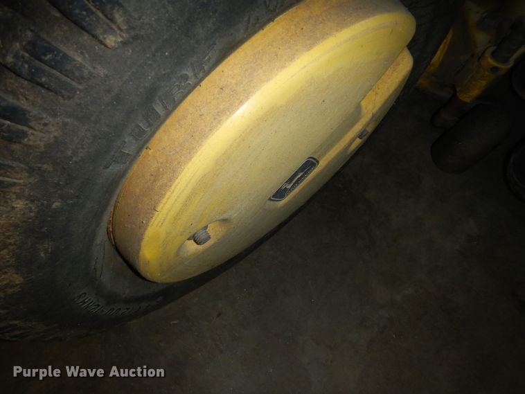 image for item KS9461 2007 John Deere X500  lawn mower