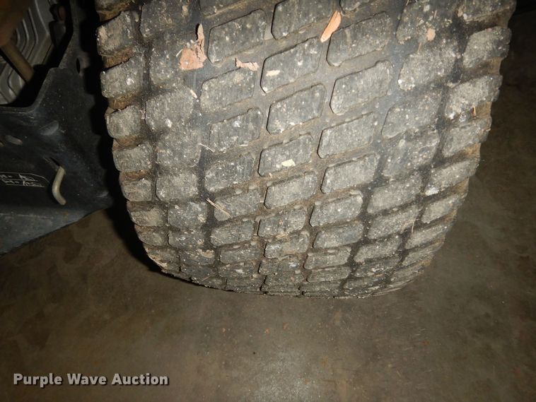 image for item KS9461 2007 John Deere X500  lawn mower