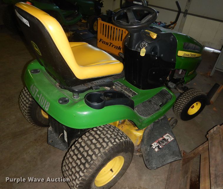 image for item KS9463 2007 John Deere LA110  lawn mower