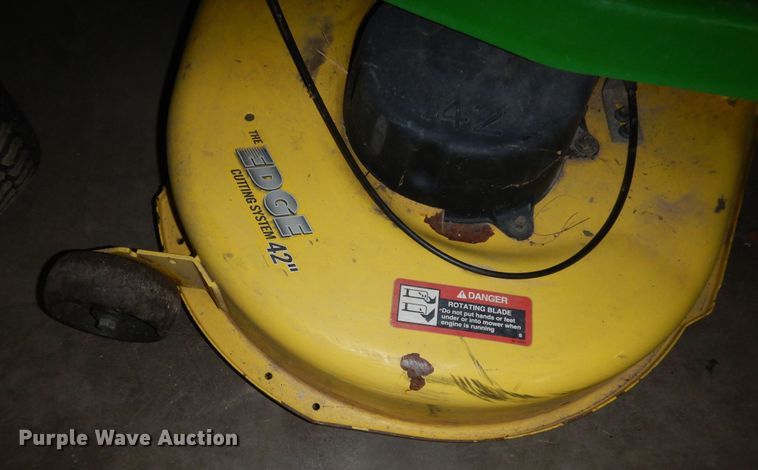 image for item KS9463 2007 John Deere LA110  lawn mower