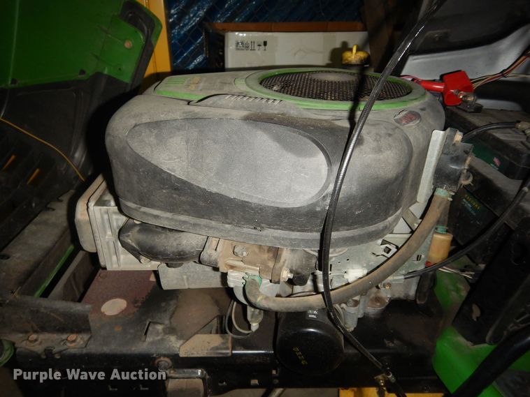 image for item KS9463 2007 John Deere LA110  lawn mower