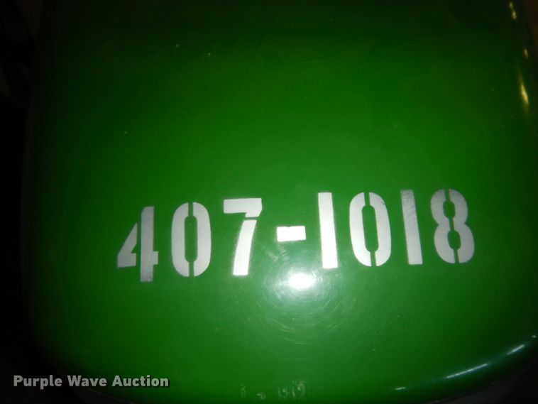 image for item KS9463 2007 John Deere LA110  lawn mower