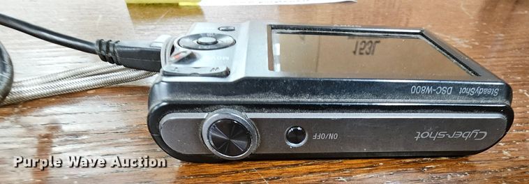 image for item KS9472 Sony Cybershot DSC-W8  digital camera