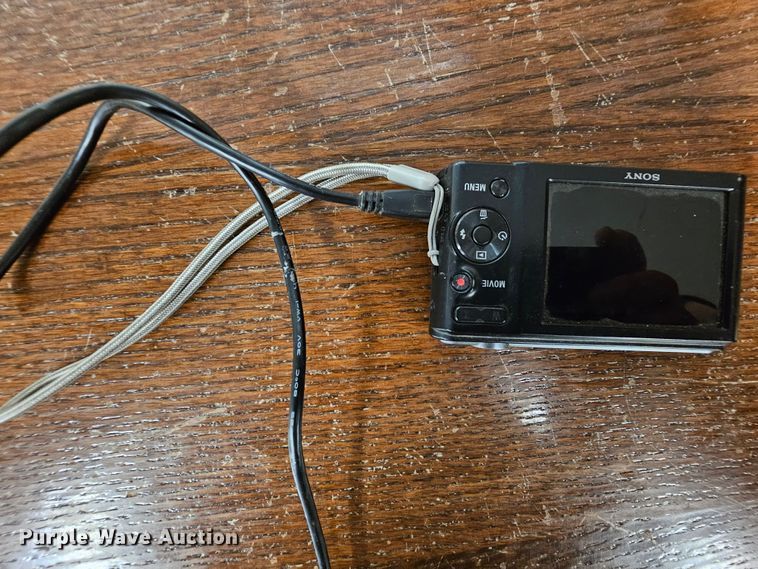 image for item KS9472 Sony Cybershot DSC-W8  digital camera