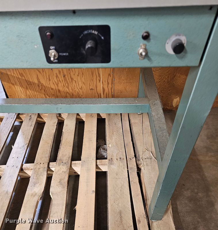 image for item KS9475 Richards GFL-3040  light table