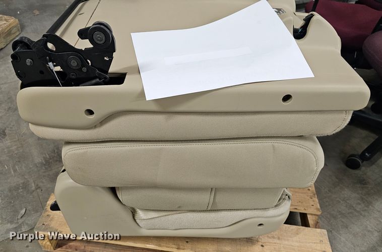 image for item KS9511 (4) Chevrolet Suburban rear seats