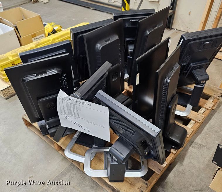 image for item KS9518 (12) HP monitors