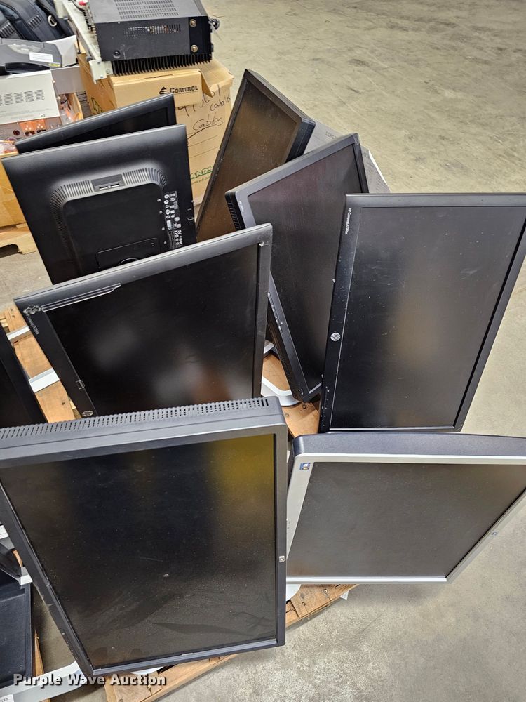 image for item KS9518 (12) HP monitors