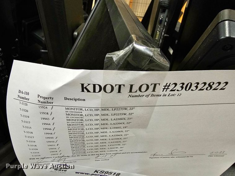 image for item KS9518 (12) HP monitors