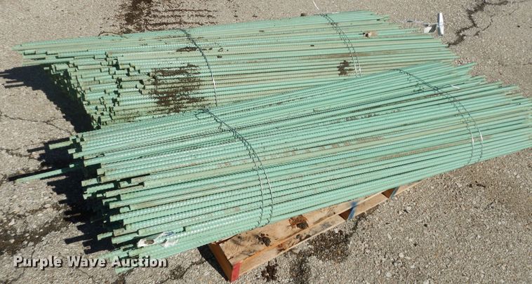 image for item KS9550 Approximately 940 pieces of epoxy coated re-bar