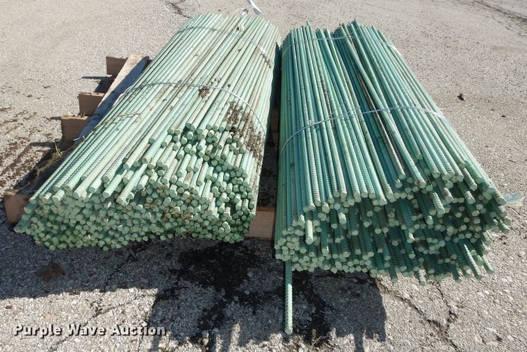 image for item KS9550 Approximately 940 pieces of epoxy coated re-bar