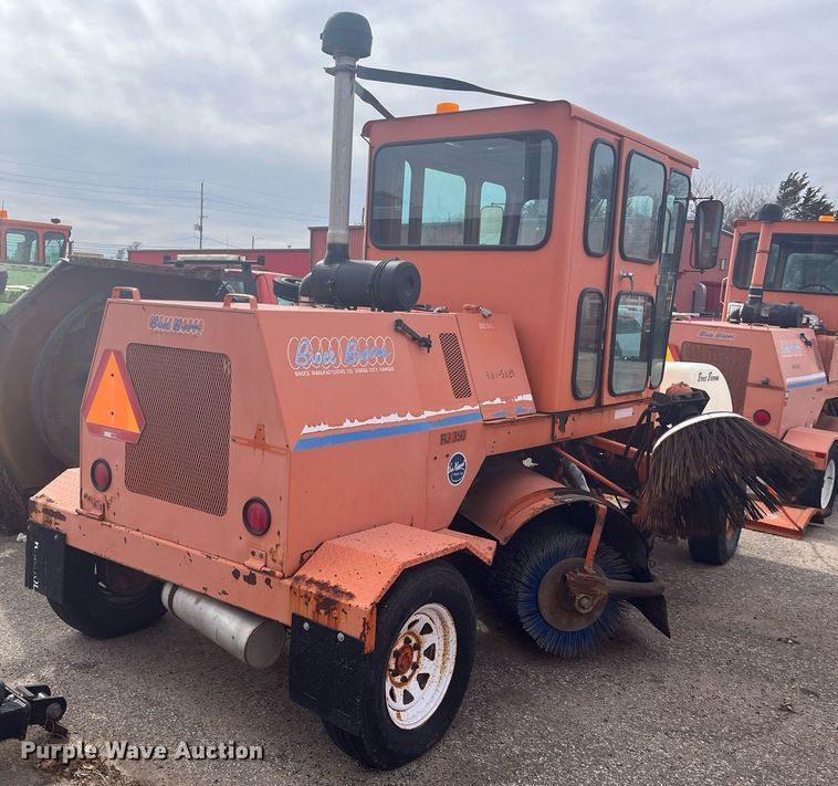 image for item LD9690 2004 Broce RJ-350  broom