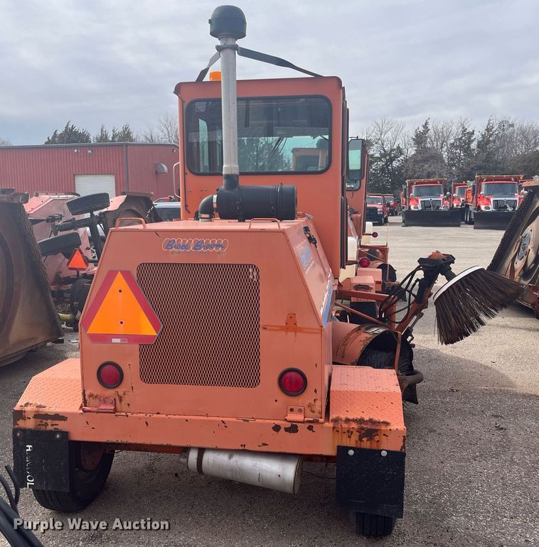 image for item LD9690 2004 Broce RJ-350  broom