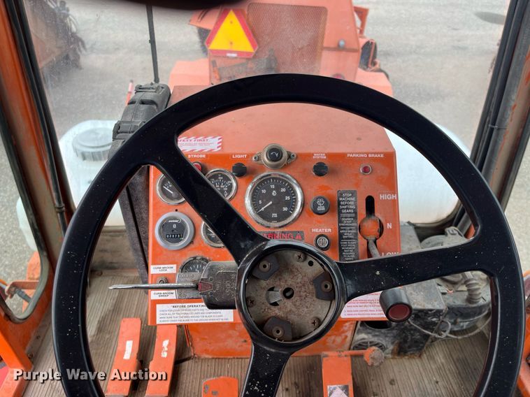 image for item LD9690 2004 Broce RJ-350  broom