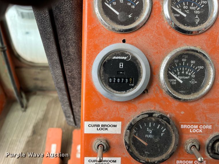 image for item LD9690 2004 Broce RJ-350  broom