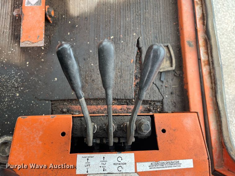 image for item LD9690 2004 Broce RJ-350  broom