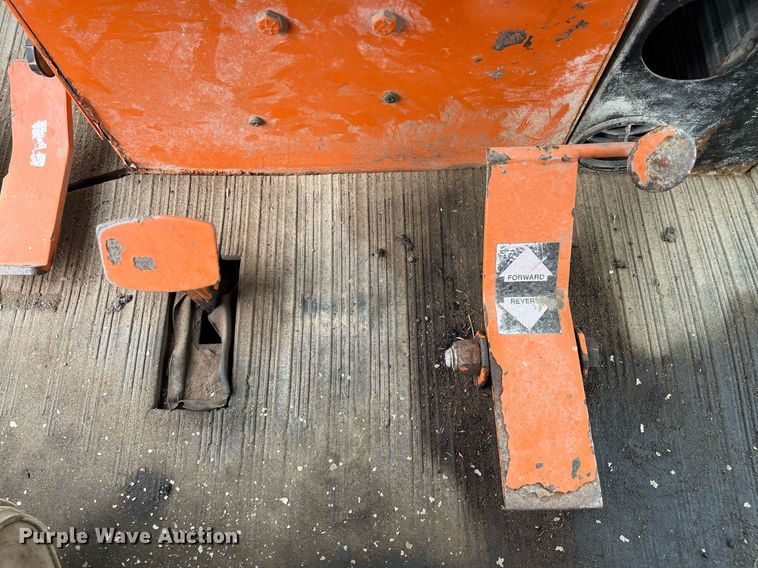 image for item LD9690 2004 Broce RJ-350  broom