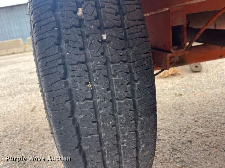 image for item LD9690 2004 Broce RJ-350  broom