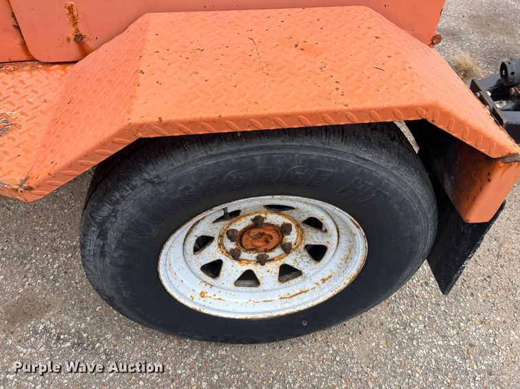 image for item LD9690 2004 Broce RJ-350  broom