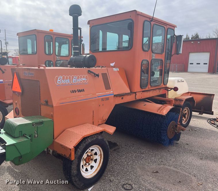 image for item LD9691 2006 Broce RJ-350  broom