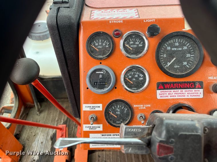 image for item LD9691 2006 Broce RJ-350  broom