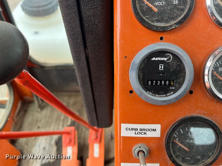 image for item LD9691 2006 Broce RJ-350  broom