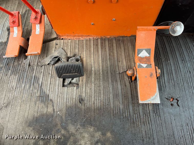 image for item LD9691 2006 Broce RJ-350  broom