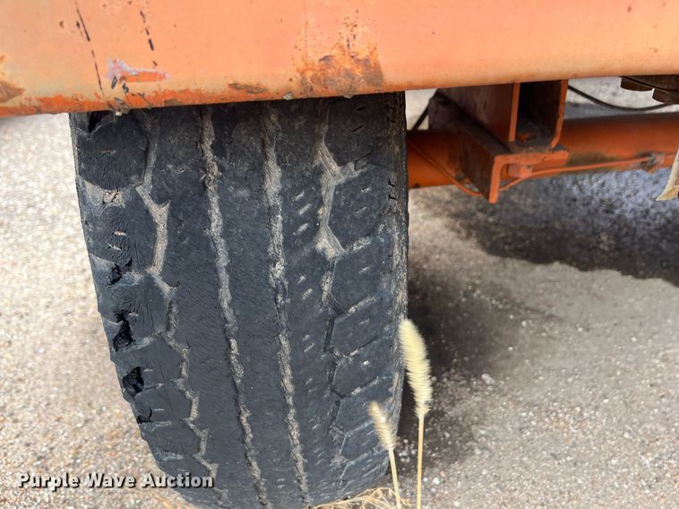 image for item LD9691 2006 Broce RJ-350  broom