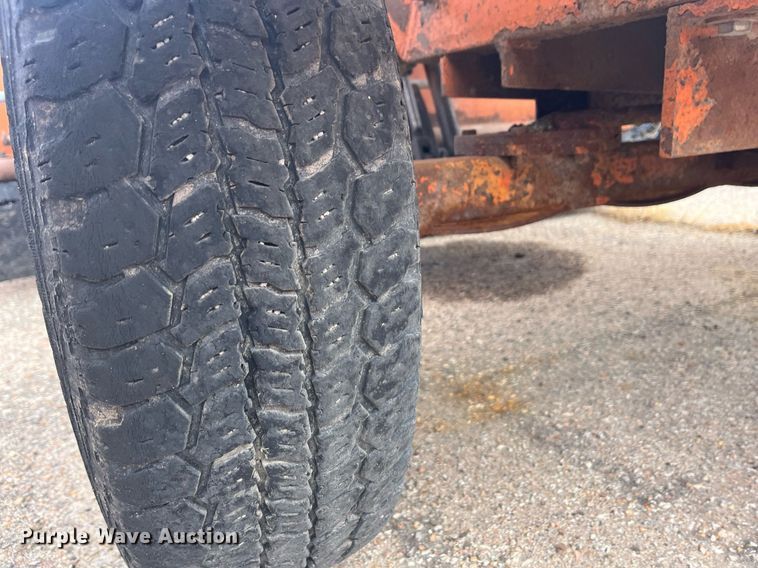 image for item LD9691 2006 Broce RJ-350  broom