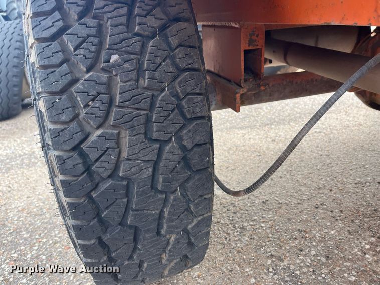 image for item LD9691 2006 Broce RJ-350  broom